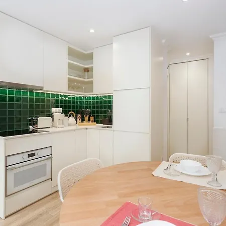Entire Castle View In The Heart Of Apartman *